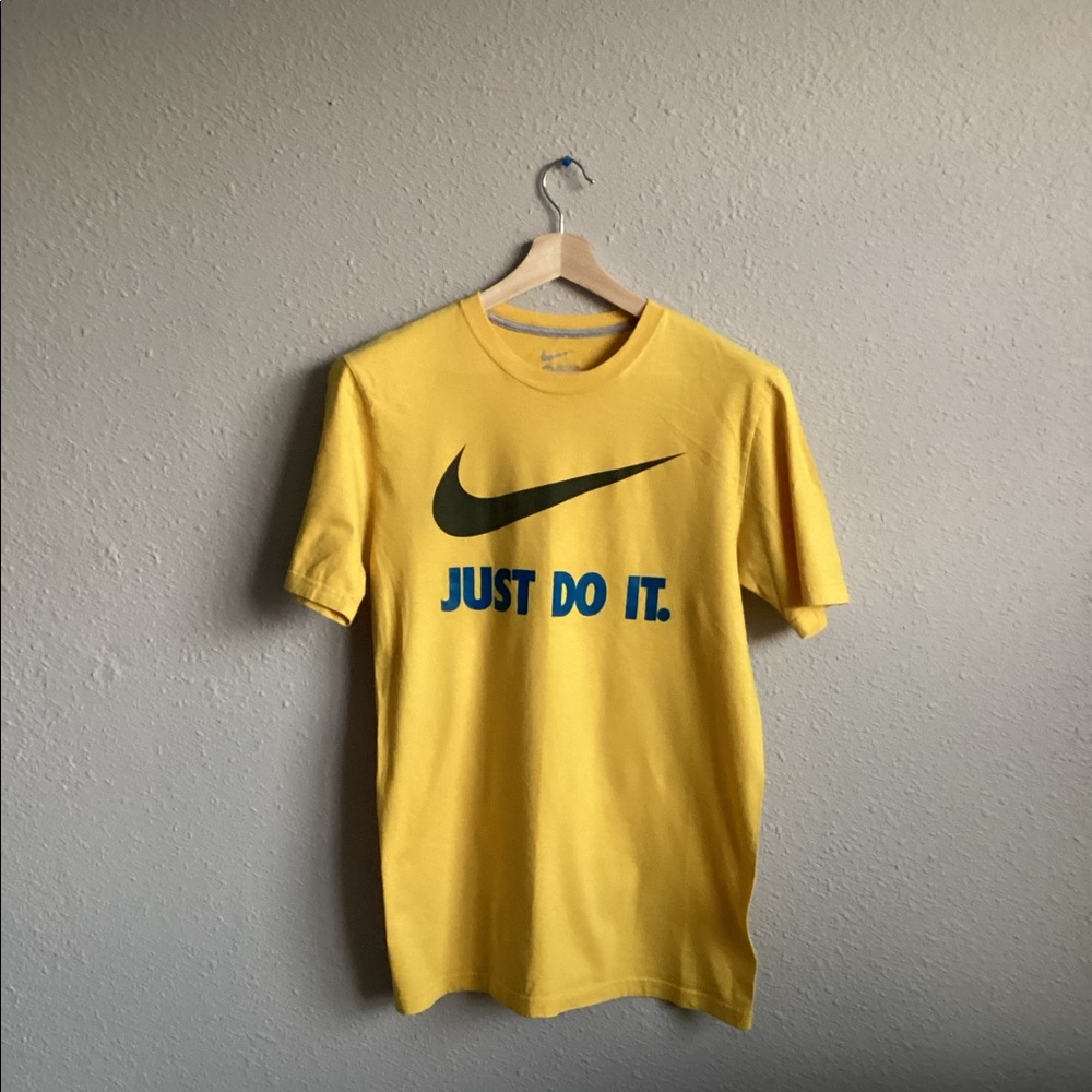 Nike Regular Fit Tshirt Sz. Medium